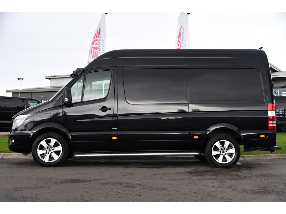 Mercedes-Benz Sprinter 319 3.0 V6 CDI 366 Black Edition Camera, Cruise, 190PK, Automaat, Stoelverwarming, LED, NAVI, Trekhaak, UNIEK!