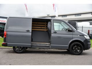 Volkswagen Transporter 2.0 TDI L1H1 PB Edition Cruise, Carplay, Sensoren, Trekhaak, Airco!