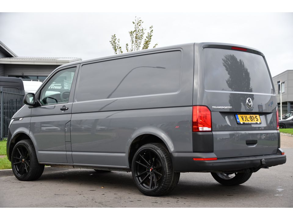 Volkswagen Transporter 2.0 TDI L1H1 PB Edition Cruise, Carplay, Sensoren, Trekhaak, Airco!