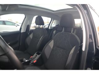 Peugeot 2008 1.2 PureTech Active Panoramadak Trekhaak Radio Bluetooth Airco Cruise Control Elektrische Ramen