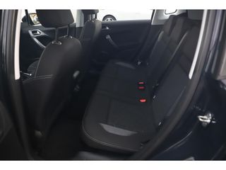 Peugeot 2008 1.2 PureTech Active Panoramadak Trekhaak Radio Bluetooth Airco Cruise Control Elektrische Ramen