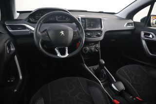 Peugeot 2008 1.2 PureTech Active Panoramadak Trekhaak Radio Bluetooth Airco Cruise Control Elektrische Ramen