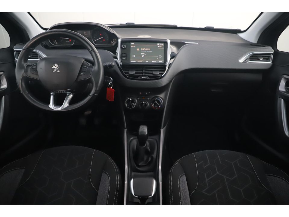 Peugeot 2008 1.2 PureTech Active Panoramadak Trekhaak Radio Bluetooth Airco Cruise Control Elektrische Ramen