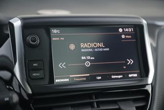 Peugeot 2008 1.2 PureTech Active Panoramadak Trekhaak Radio Bluetooth Airco Cruise Control Elektrische Ramen