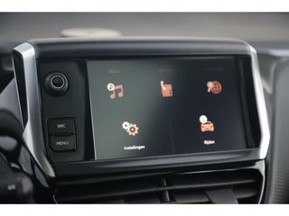 Peugeot 2008 1.2 PureTech Active Panoramadak Trekhaak Radio Bluetooth Airco Cruise Control Elektrische Ramen