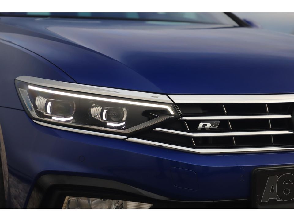 Volkswagen Passat Variant 1.5 TSI 2X R-Line 150PK DSG Automaat Panoramadak Nappa Leder Full LED Keyless 18 inch LMV Adaptive Cruise Lane Assist Navigatie Camera Carplay Android PDC Dealer Onderhouden!