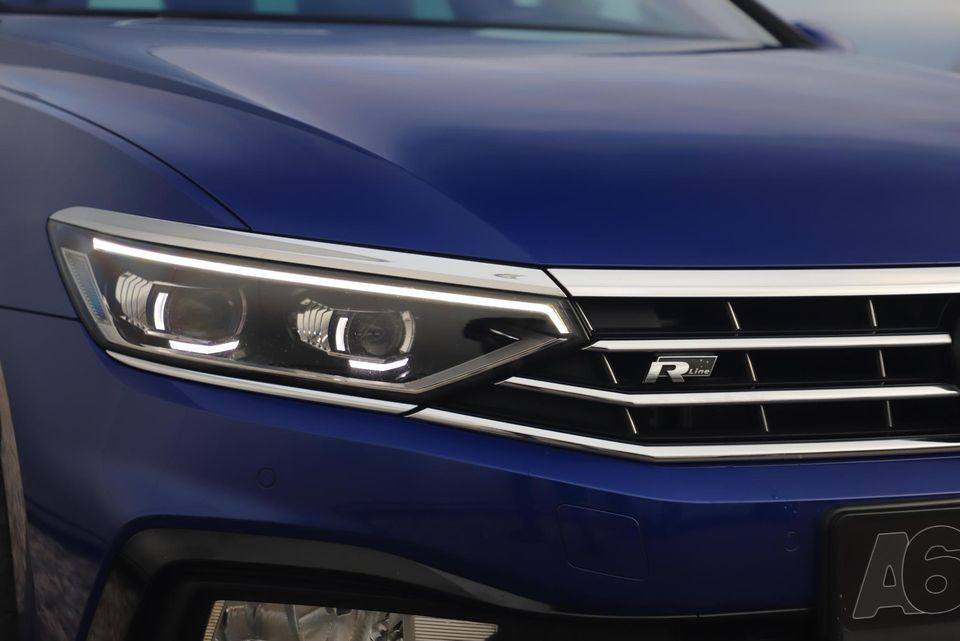 Volkswagen Passat Variant 1.5 TSI 2X R-Line 150PK DSG Automaat Panoramadak Nappa Leder Full LED Keyless 18 inch LMV Adaptive Cruise Lane Assist Navigatie Camera Carplay Android PDC Dealer Onderhouden!