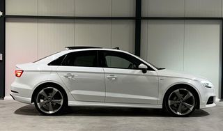 Audi A3 Limousine Audi A3 1.5 TFSI 150PK S-line Pano Clima Black Optic PDC NAP