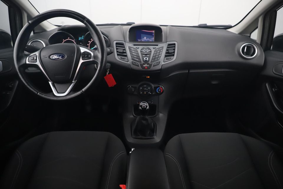 Ford Fiesta 1.5 TDCi Style Ultimate Lease Edition Navigatie Airco Cruise Parkeersensors LED Bluetooth