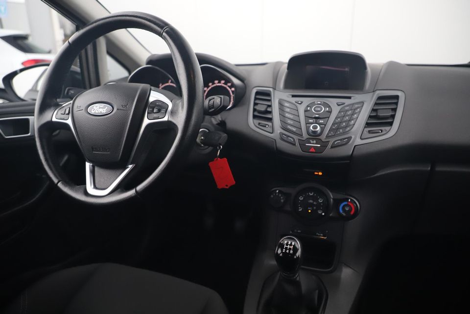 Ford Fiesta 1.5 TDCi Style Ultimate Lease Edition Navigatie Airco Cruise Parkeersensors LED Bluetooth