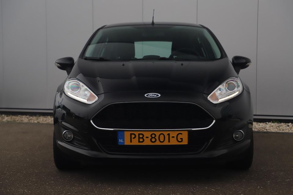 Ford Fiesta 1.5 TDCi Style Ultimate Lease Edition Navigatie Airco Cruise Parkeersensors LED Bluetooth