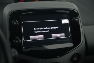 Peugeot 108 1.0 e-VTi Active Carplay Android Navigatie Camera Airco Elektrische Ramen