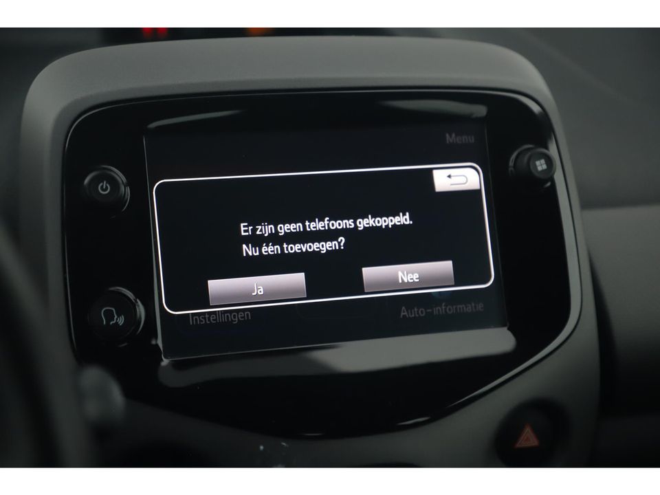 Peugeot 108 1.0 e-VTi Active Carplay Android Navigatie Camera Airco Elektrische Ramen