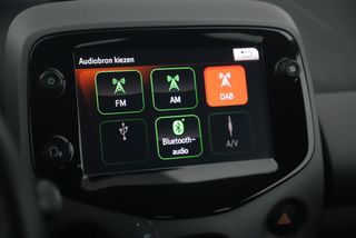 Peugeot 108 1.0 e-VTi Active Carplay Android Navigatie Camera Airco Elektrische Ramen