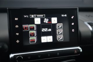 Citroën C4 Cactus 1.2 PureTech One-Tone Trekhaak Navigatie Camera Carplay Android Cruise Parkeersensors DB Riem is vervangen