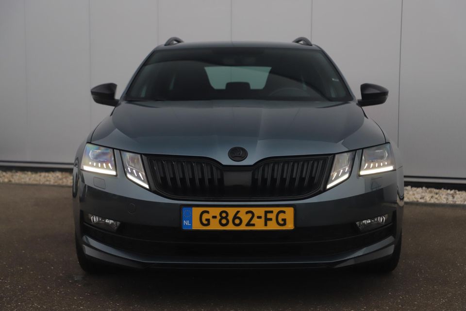 Škoda Octavia Combi 1.0 TSI Sport Business Trekhaak 18 inch RS Sportstoelen Full LED Navigatie Camera Carplay Android Clima Cruise Parkeersensors