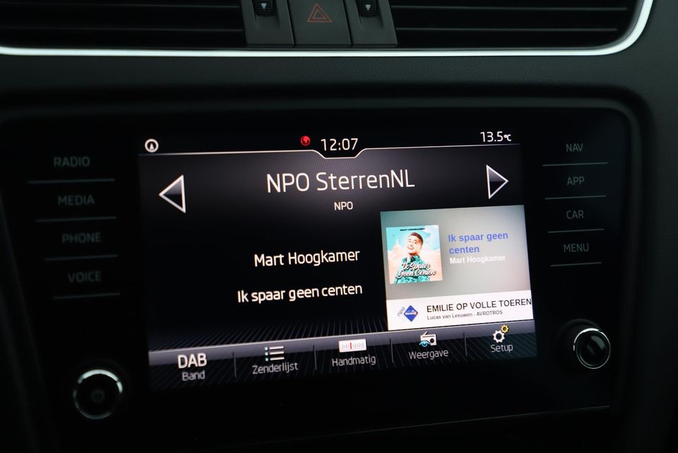 Škoda Octavia Combi 1.0 TSI Sport Business Trekhaak 18 inch RS Sportstoelen Full LED Navigatie Camera Carplay Android Clima Cruise Parkeersensors