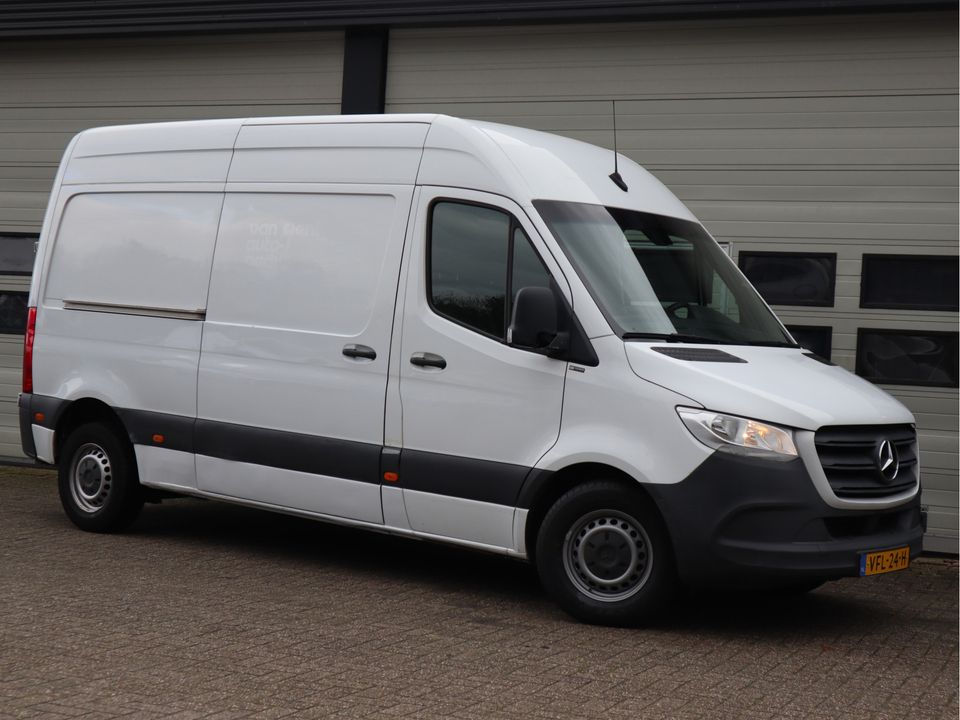 Mercedes-Benz Sprinter 311 CDI Euro 6 Automaat L2H2 - Trekhaak 3,2t KG - Airco