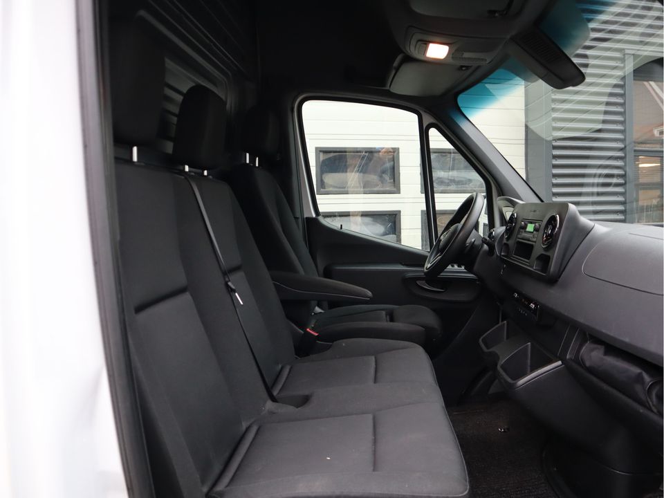 Mercedes-Benz Sprinter 311 CDI Euro 6 Automaat L2H2 - Trekhaak 3,2t KG - Airco