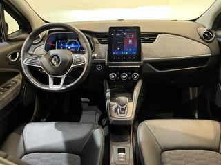 Renault ZOE R135 Intens 52 kWh (Huuraccu) € 12.950,- Met Subsidie / CCS SNELLADER !! / CarPlay / Camera / Airco / Cruise Control / LMV / Navigatie / 35.100 KM !! Prijs ex BTW € 12.355,-