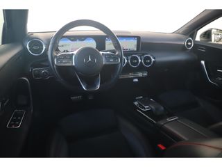 Mercedes-Benz A-Klasse 180 D AMG Line Automaat Widescreen Half Leder Sportstoelen Navigatie Camera Full LED 18 inch AMG Getint Glas Stoelverwarming