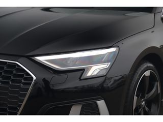 Audi A3 Sportback 30 TFSI S-Tronic Advanced edition Automaat Sportstoelen Virtual Cockpit Draadloos Carplay Android LED Matrix Adaptive Cruise Lane Assist Navigatie Parkeersensor S Line Look 18 inch Velgen All season