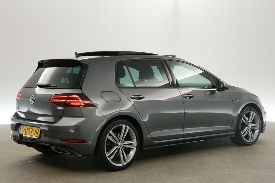 Volkswagen Golf 1.5 TSI 150PK R-line Automaat Pano ACC Clima Carplay Navi LED 18"LMV Stoelverwarming DSG Virtual Trekhaak