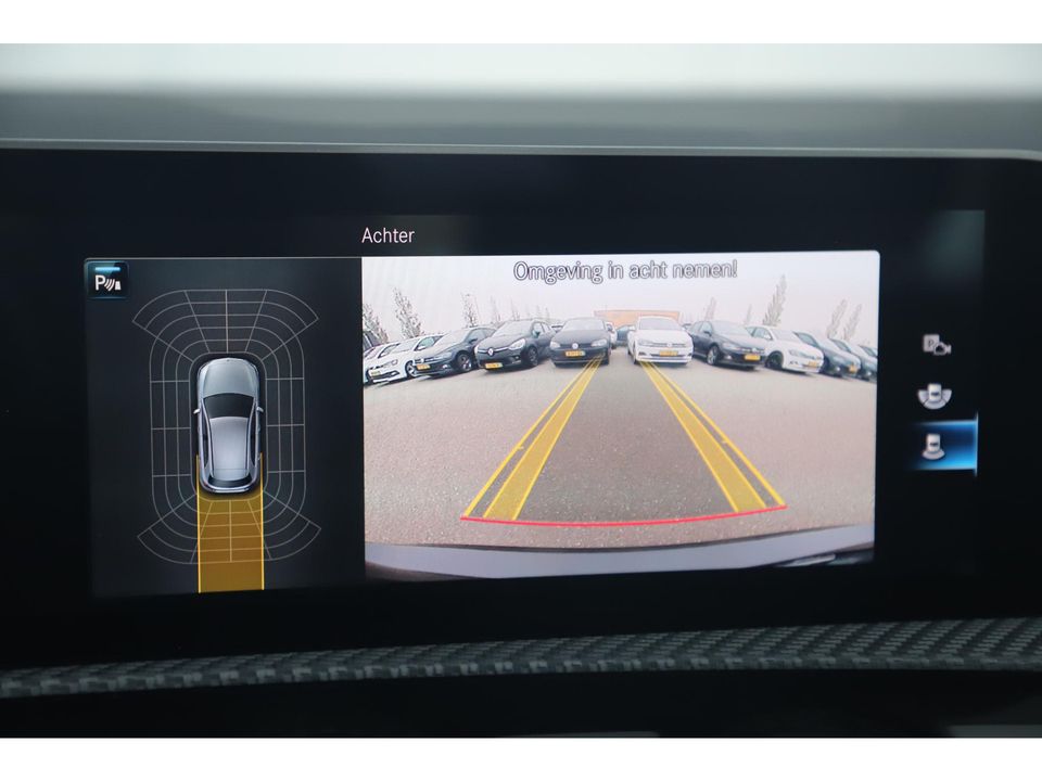 Mercedes-Benz A-Klasse 160 Advantage Widescreen Full LED Sportstoelen Navigatie Camera Clima Cruise 17 inch LMV Lane Assist Parkeersensors