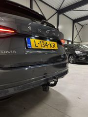 Škoda Octavia Combi Carplay Trekhaak Sfeer Virtual PDC NAP