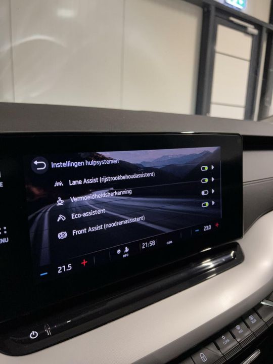 Škoda Octavia Combi Carplay Trekhaak Sfeer Virtual PDC NAP