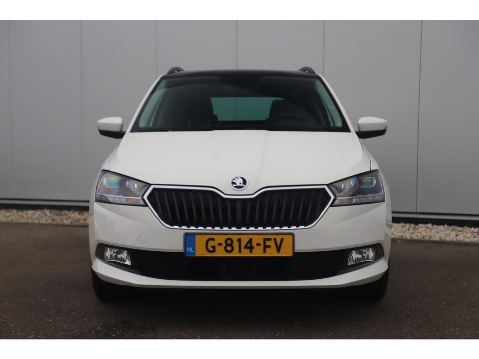 Škoda Fabia Combi 1.0 TSI Business Edition 95PK Trekhaak Panoramadak Navigatie Clima Bluetooth Carplay Android Stoelverwarming Getint Glas 16 inch LMV