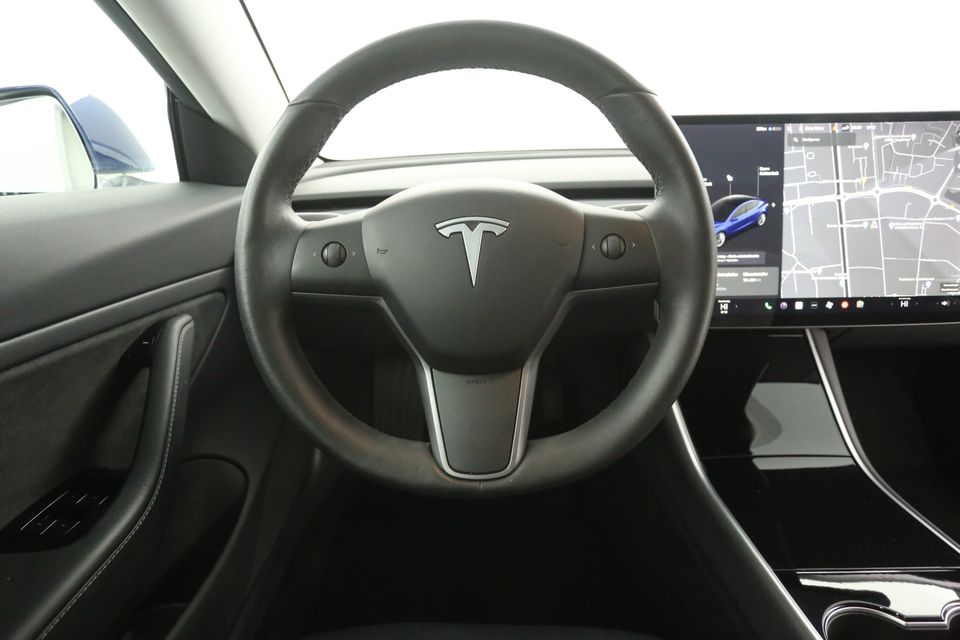 Tesla Model 3 Standard RWD Plus 60 kWh 238PK Autopilot Pano Trekhaak Automaat Camera Clima Dashcam LED Navi PDC Virtual  Leder 19"LMV