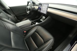 Tesla Model 3 Standard RWD Plus 60 kWh 238PK Autopilot Pano Trekhaak Automaat Camera Clima Dashcam LED Navi PDC Virtual  Leder 19"LMV