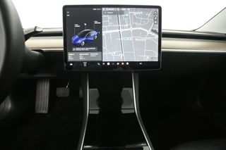 Tesla Model 3 Standard RWD Plus 60 kWh 238PK Autopilot Pano Trekhaak Automaat Camera Clima Dashcam LED Navi PDC Virtual  Leder 19"LMV