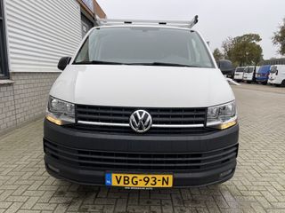 Volkswagen Transporter 2.0 TDI 102pk L1H1 Comfortline / vaste prijs rijklaar € 17.950 ex btw / lease vanaf € 329 / airco / cruise / trekhaak / imperial / Bott ingerichte laadruimte / euro 6 diesel !