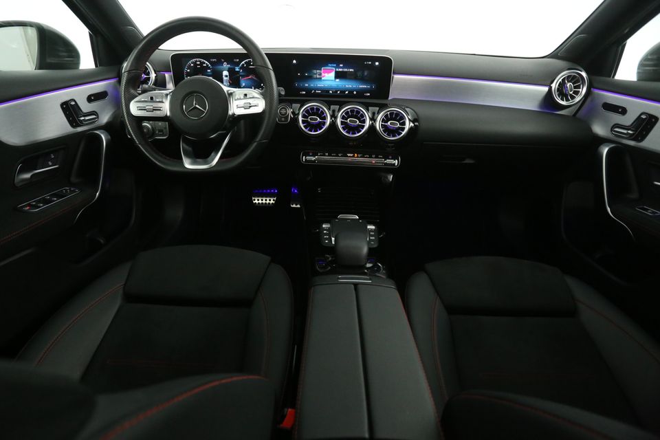 Mercedes-Benz A-Klasse 180 AMG Automaat Pano Sfeerverl. Camera Clima Virtual LED Cruise Navi Memory-Seats PDC 18''LMV