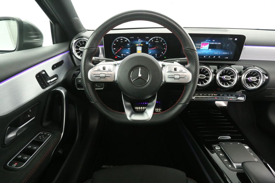 Mercedes-Benz A-Klasse 180 AMG Automaat Pano Sfeerverl. Camera Clima Virtual LED Cruise Navi Memory-Seats PDC 18''LMV