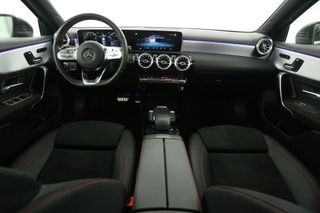 Mercedes-Benz A-Klasse 180 AMG Automaat Pano Sfeerverl. Camera Clima Virtual LED Cruise Navi Memory-Seats PDC 18''LMV