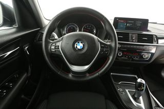 BMW 1-serie 118i Sport Line Automaat Clima Cruise Navi PDC LED 16''LMV