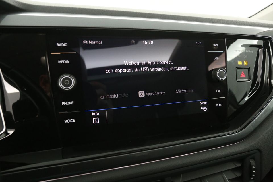 Volkswagen Polo 1.0 TSI R-line Automaat Pano Clima Carplay ACC LED Navi PDC 16"LMV