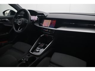 Audi A3 Sportback 30 TFSI S-Tronic Advanced edition Automaat Sportstoelen Virtual Cockpit Draadloos Carplay Android LED Matrix Adaptive Cruise Lane Assist Navigatie Parkeersensor S Line Look 18 inch Velgen All season