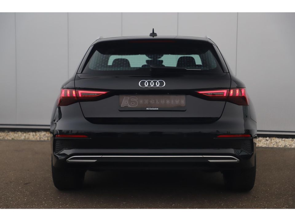 Audi A3 Sportback 30 TFSI S-Tronic Advanced edition Automaat Sportstoelen Virtual Cockpit Draadloos Carplay Android LED Matrix Adaptive Cruise Lane Assist Navigatie Parkeersensor S Line Look 18 inch Velgen All season