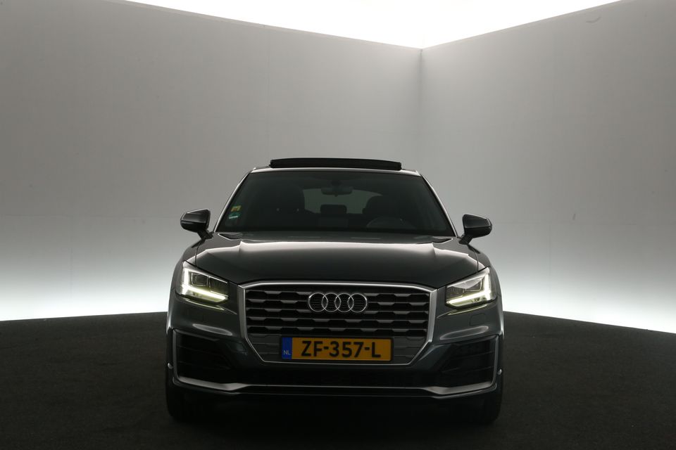 Audi Q2 35 TFSI S-line 150PK Automaat Pano Clima Cruise PDC Navi LED 18"LMV Trekhaak