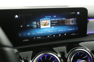 Mercedes-Benz A-Klasse 180 AMG Automaat Sfeerverl. Clima Camera Cruise LED Virtual Navi 18"LMV PDC