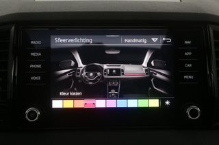 Škoda Karoq 1.5 TSI ACT Sportline 150PK Automaat Pano Sfeer Clima Carplay Camera Cruise LED Navi PDC 19''LMV Trekhaak