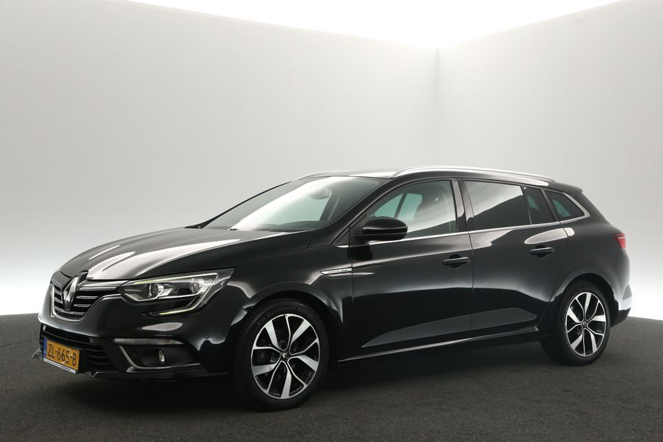 Renault Mégane 1.3 TCe Bose 141PK | Clima Cruise Carplay Camera Virtual Navi 17"LMV LED PDC Trekhaak