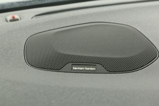 Volvo V40 1.5 T3 R-design | Harman-Kardon | Automaat Pano Clima Camera Cruise LED Virtual PDC Navi 17"LMV