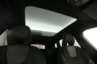 Volvo V40 1.5 T3 R-design | Harman-Kardon | Automaat Pano Clima Camera Cruise LED Virtual PDC Navi 17"LMV