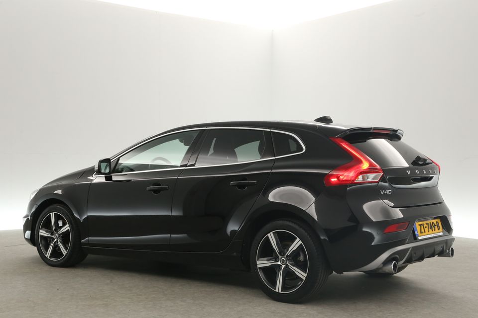 Volvo V40 1.5 T3 R-design | Harman-Kardon | Automaat Pano Clima Camera Cruise LED Virtual PDC Navi 17"LMV