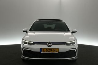 Volkswagen Golf 1.4 GTE 260PK Automaat Pano Sfeerverl. ACC Clima Camera Carplay Virtual LED 18"LMV Navi PDC